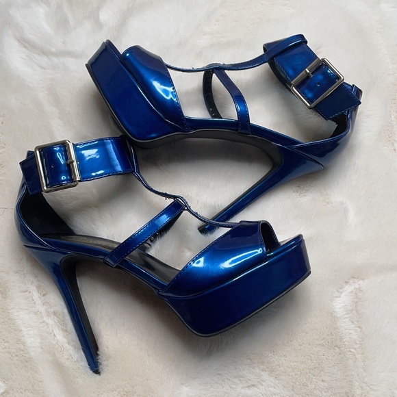 *** SOLD ***Platform Heels - Picture 2 of 4